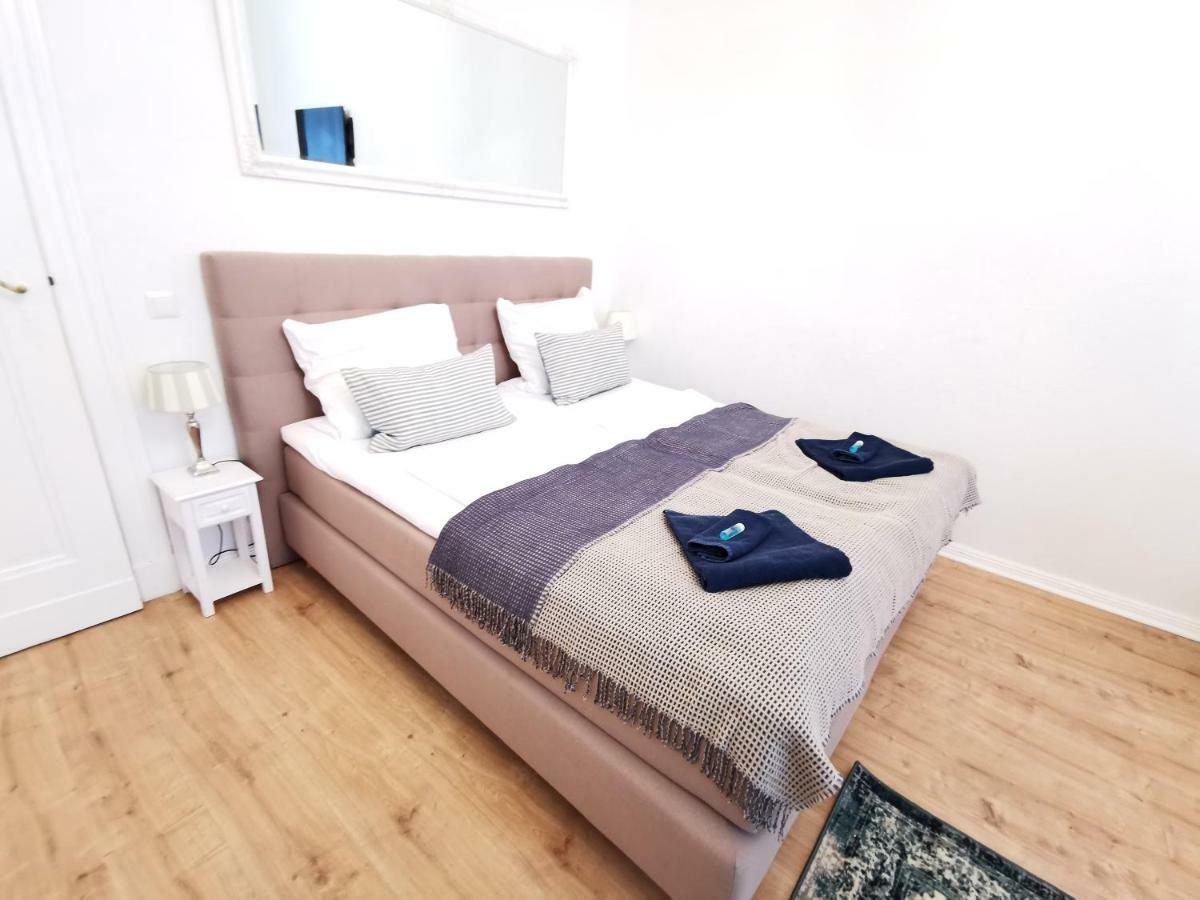 Kvh By Rockchair Apartments L Superhost Status L Boxspringbett Am Schloss Charlottenburg Welcomes You! Berlim Exterior foto